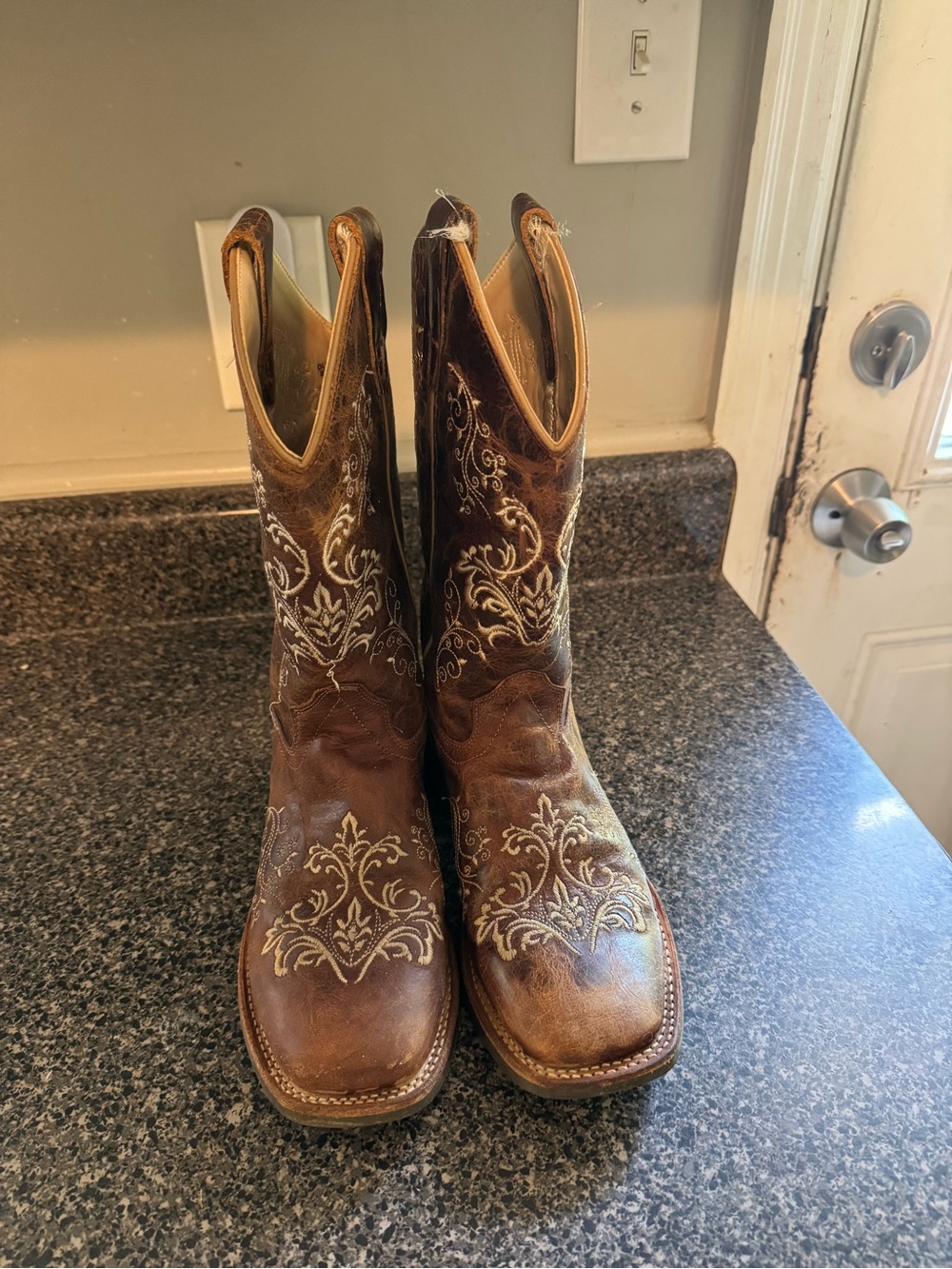 Old West Brown Leather Kids Western Boots with Cream Embroidery Size 5.0 D